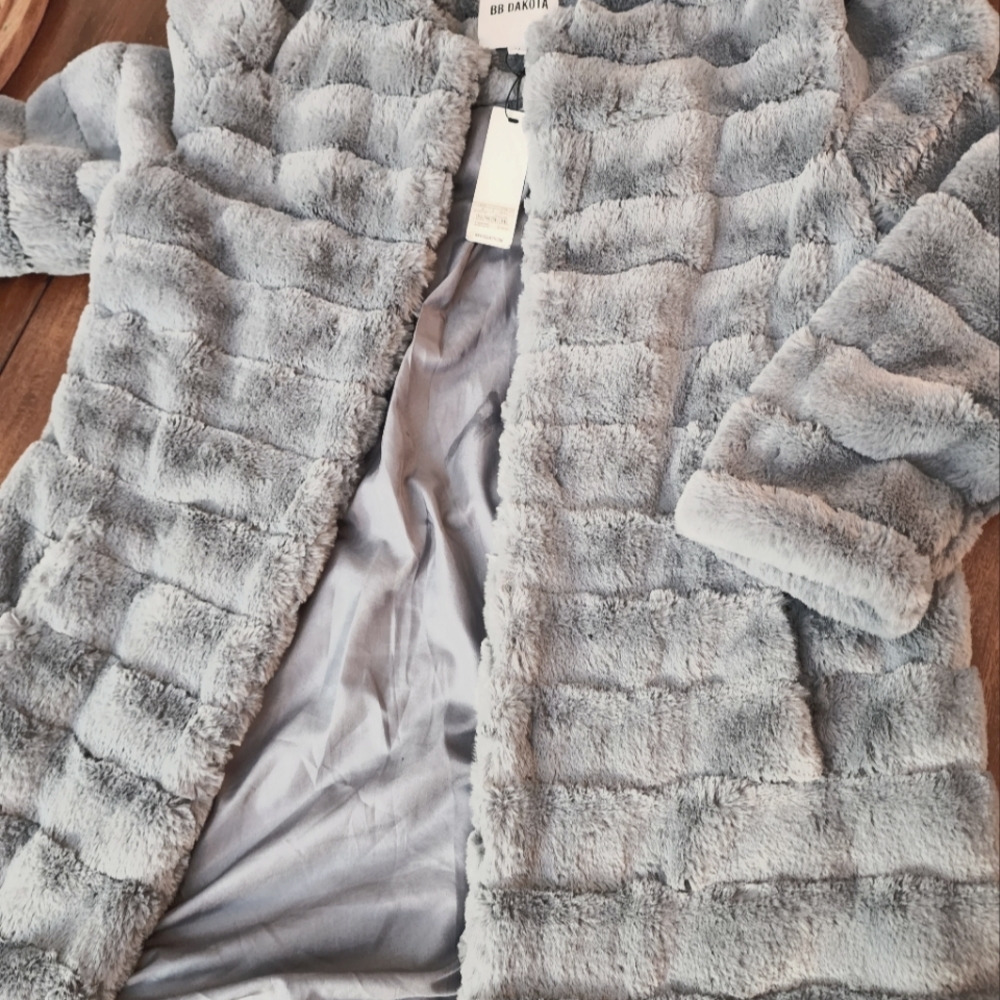 BB DAKOTA Plush Faux Fur Iris Blue Jacket Coat NEW Size M